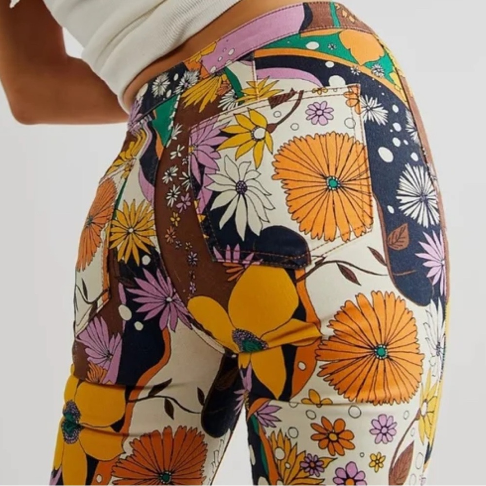 Free people just float on Floral jeans